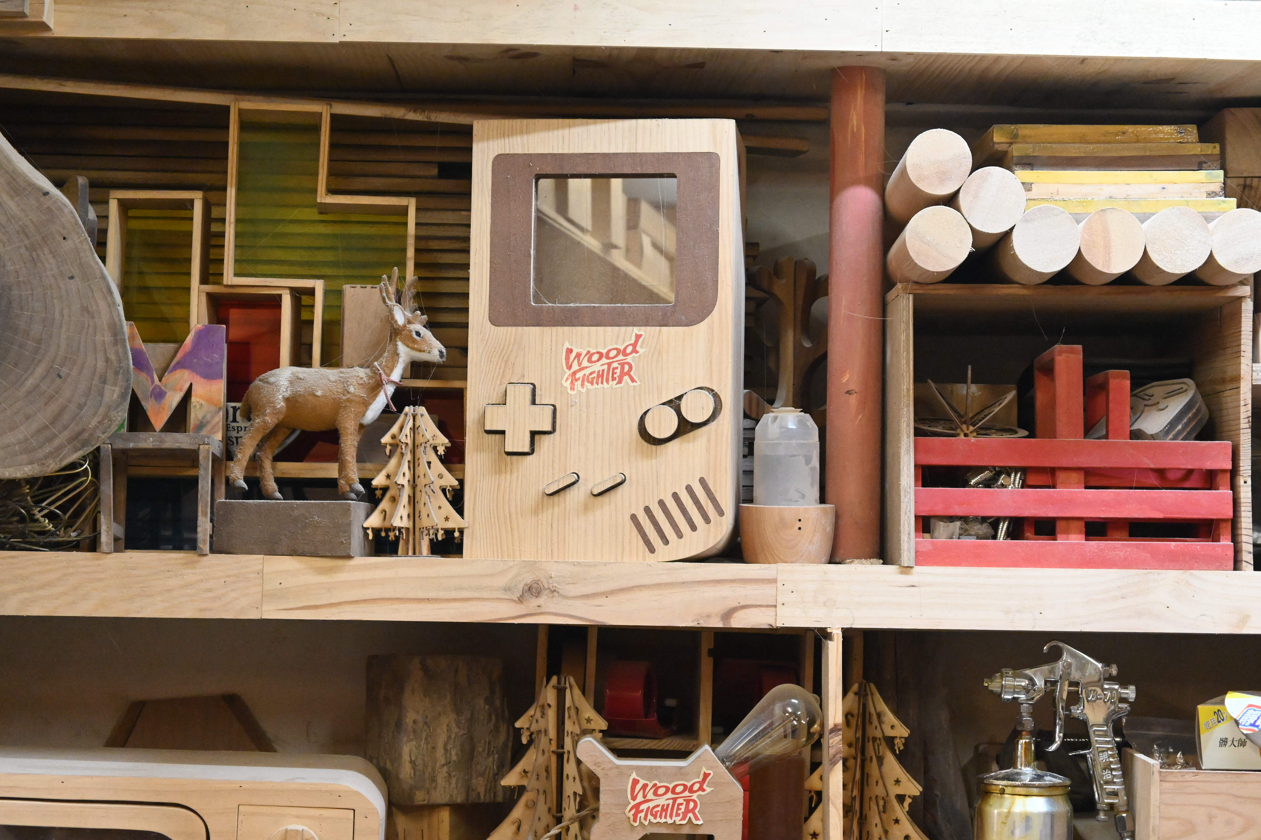 設計師設計的GameBoy造型儲物櫃.jpeg
