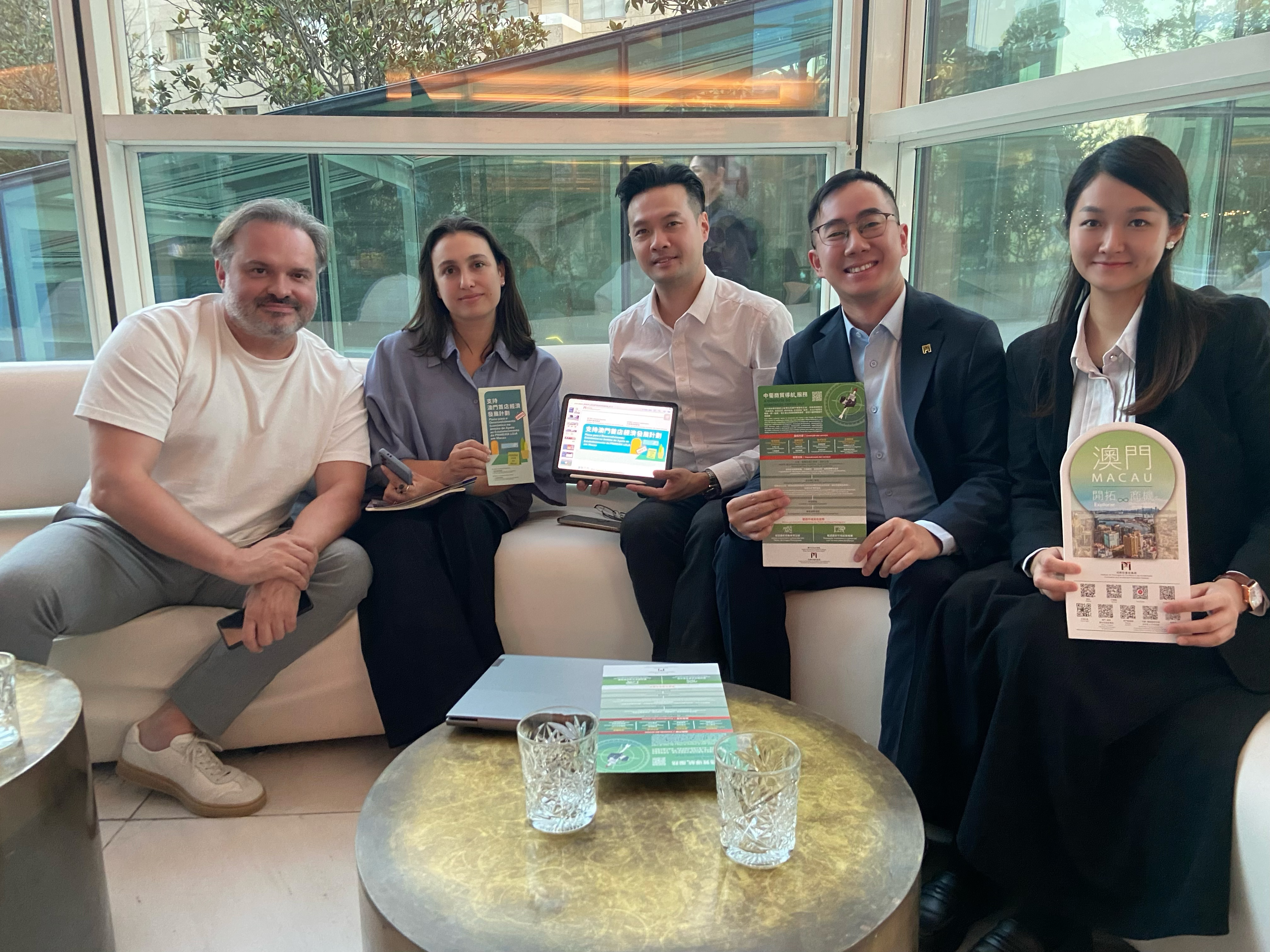 005：澳门招商局拜访葡萄牙当地企业并展开交流，获积极反馈.jpg
