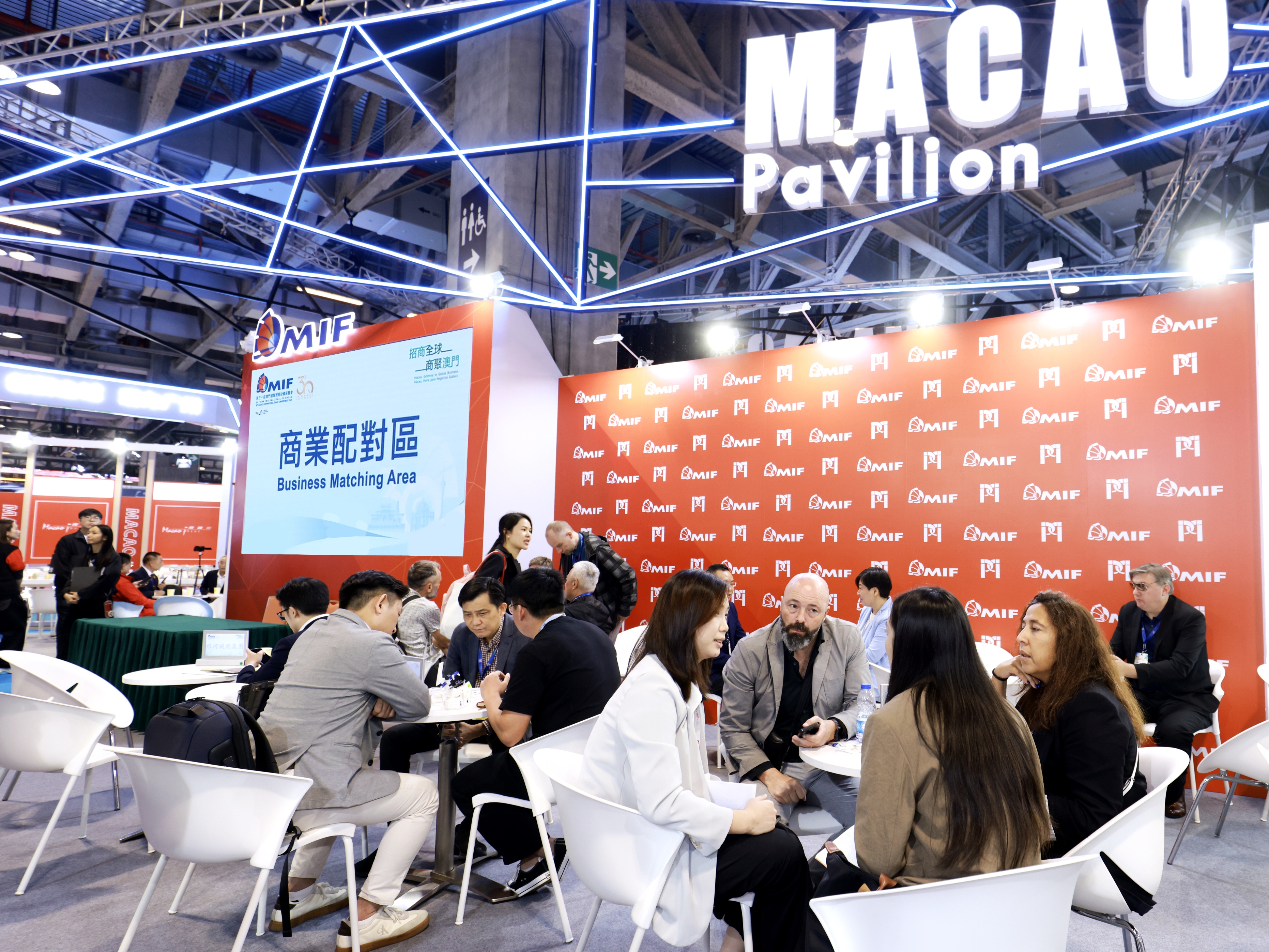 005：三展设9场专题配对洽谈，搭建高效对接平台.jpg