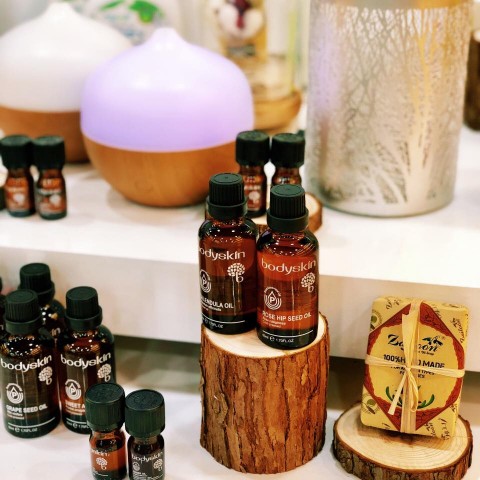 Ellis Essential Oils: New Trend of Healing with Love