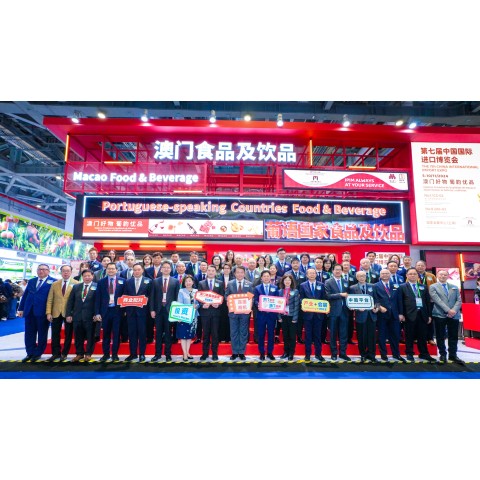  Macao Pavilion is Well Received at CIIE; Entrepreneur Delegation Gains Insights to Boost “1+4” Industries