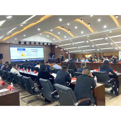  Captação Conjunta de Investimento Macau-Hengqin: Delegações de Macau e de Hengqin, juntamente com a Associação de Bancos de Macau, deslocaram-se à Heilongjiang para realizar intercâmbio com empresas locais em torno das suas necessidades de investimento em Macau