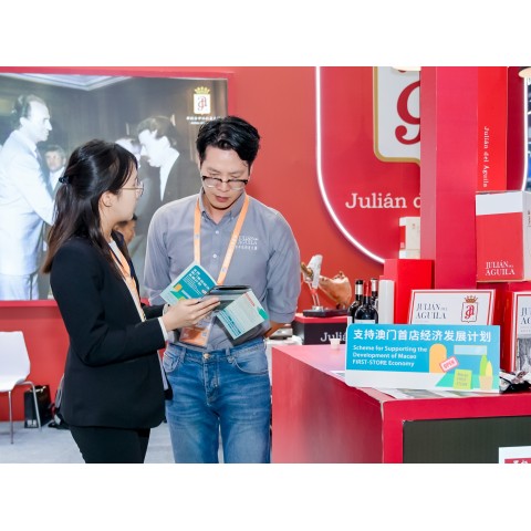  [Conquistas no Caminho de Governação] Avançando com a “captação de investimentos” e as “convenções e exposições”, como dois motores, o IPIM concluiu o acompanhamento de 221 projectos de investimento nos primeiros três trimestres de 2025