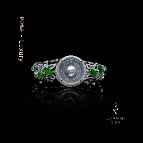 Luxury Series – Designer peace buckle bracelet