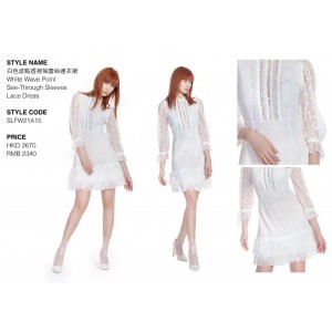 Vestido de Ondas Brancas Transparente com Mangas de Renda