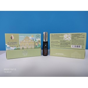 Multi-effect roll-on essential oil for travellers